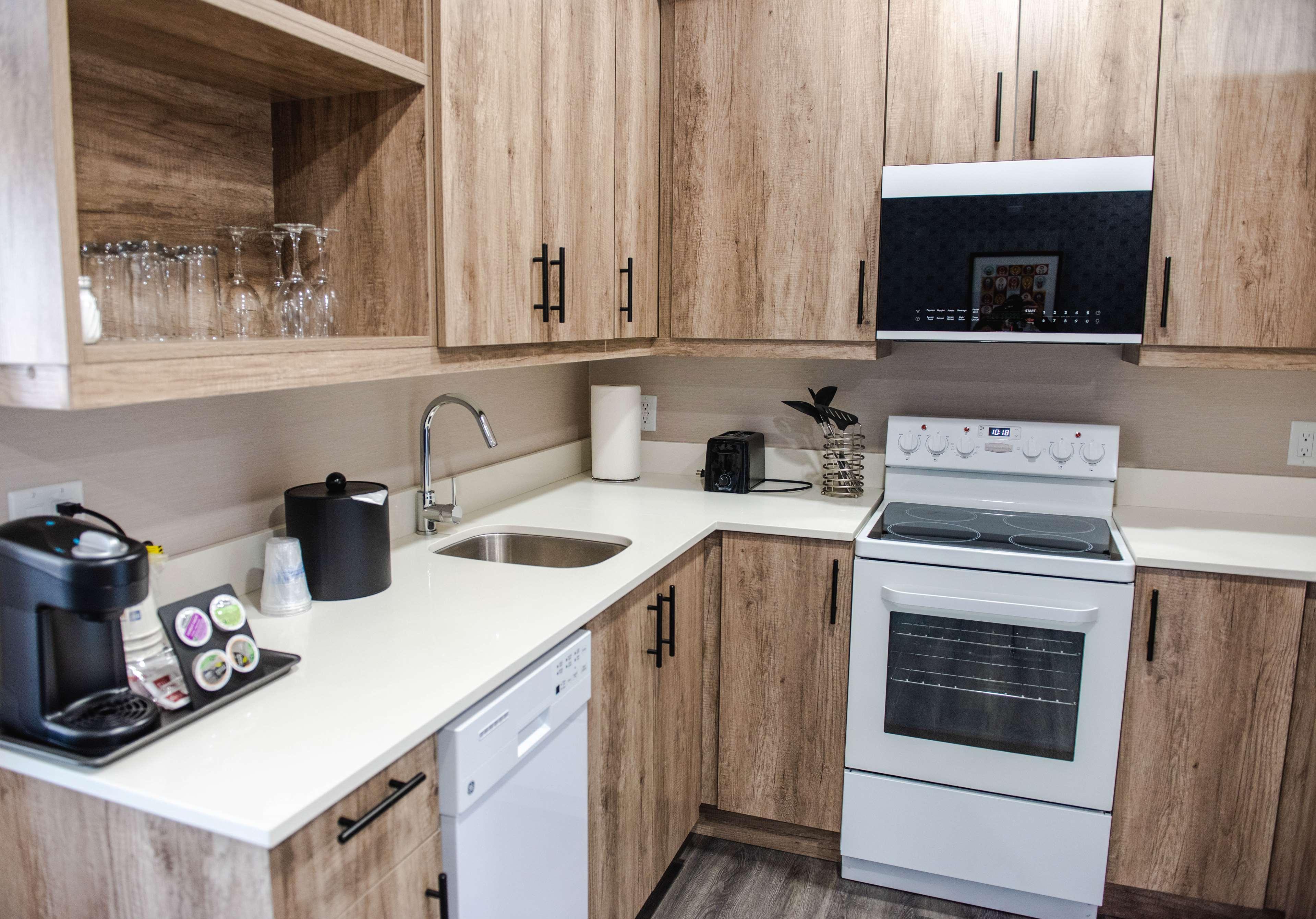 Best Western Premier Executive Residency メディシンハット エクステリア 写真