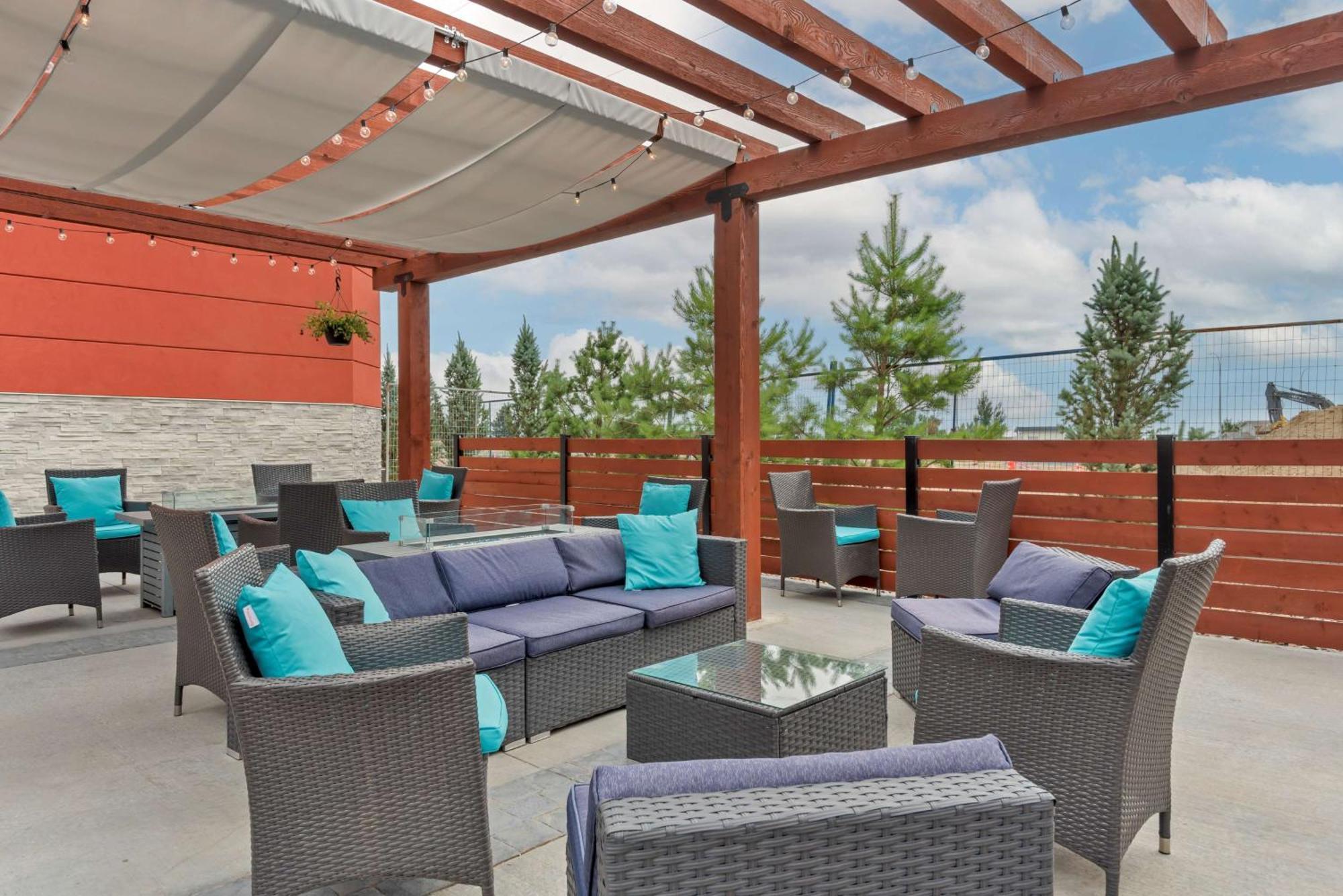 Best Western Premier Executive Residency メディシンハット エクステリア 写真