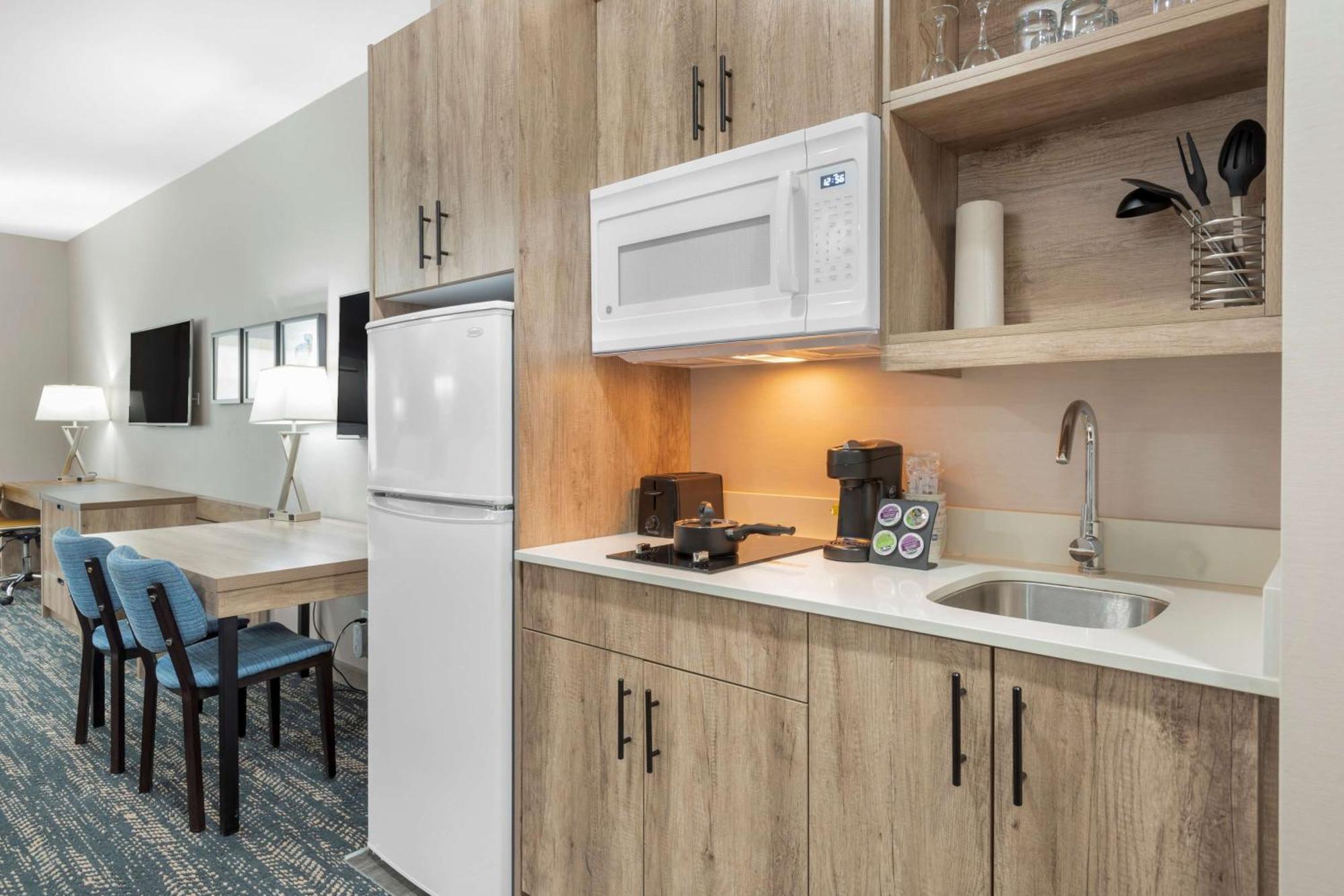 Best Western Premier Executive Residency メディシンハット エクステリア 写真