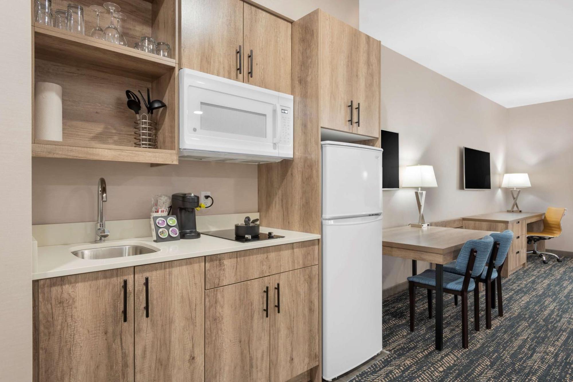 Best Western Premier Executive Residency メディシンハット エクステリア 写真